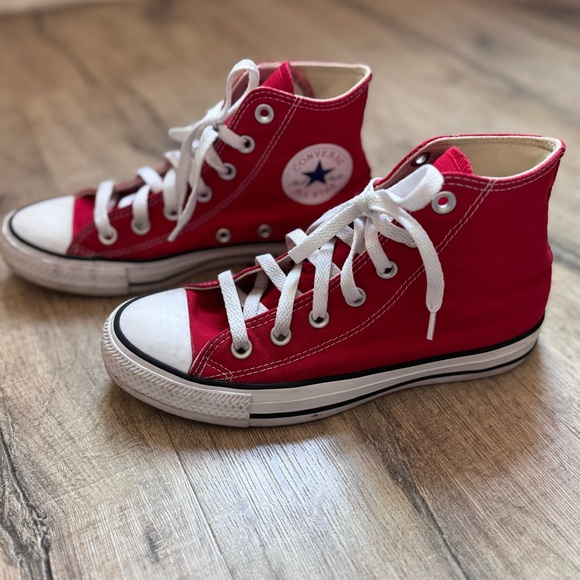 Converse Red High Top Sneakers Shoes 7.5 Comfy Walking Travel Casual - Picture 3 of 7